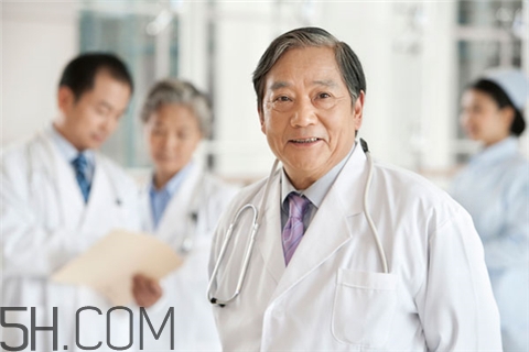 牙周炎吃頭孢有用嗎？牙周炎吃維生素c有用嗎？