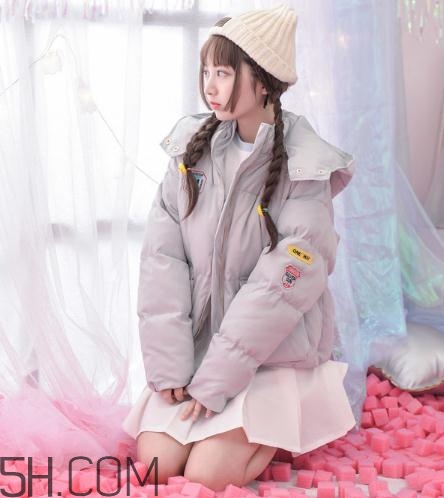 面包服是羽絨服嗎？面包服和羽絨服的區(qū)別