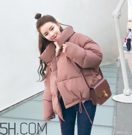 面包服是羽絨服嗎？面包服和羽絨服的區(qū)別