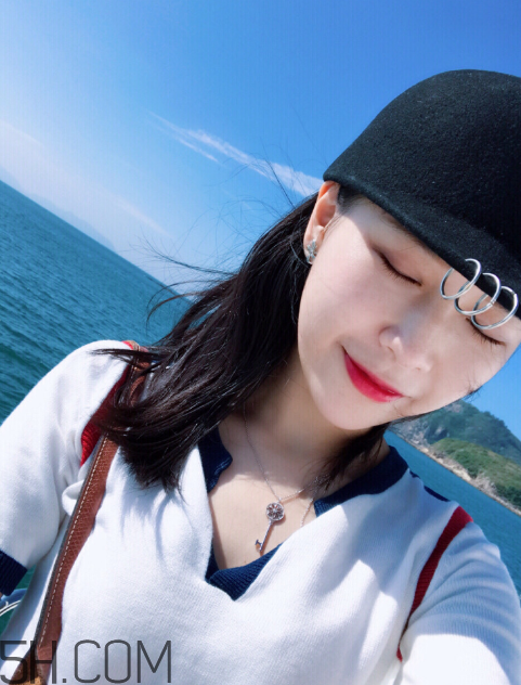 雅詩蘭黛口紅350好看嗎？雅詩蘭黛370口紅好看嗎？