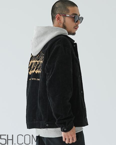 燈芯絨衣服會(huì)掉毛嗎？燈芯絨衣服掉毛怎么辦？