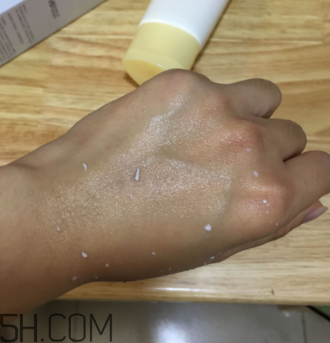 一葉子去角質(zhì)素怎么樣？一葉子去角質(zhì)素怎么用？
