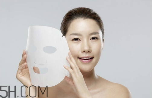 敷睡眠面膜臉刺痛怎么回事？閉口粉刺可以用面膜嗎？