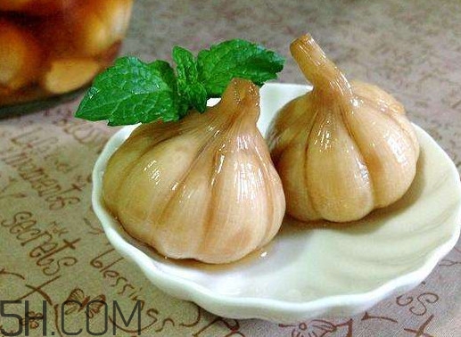 腌糖蒜用什么醋好？腌糖蒜必須用新蒜嗎