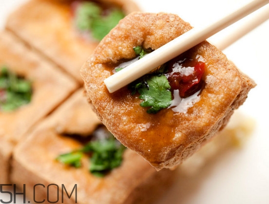 臭豆腐是發(fā)物嗎？吃臭豆腐有什么危害