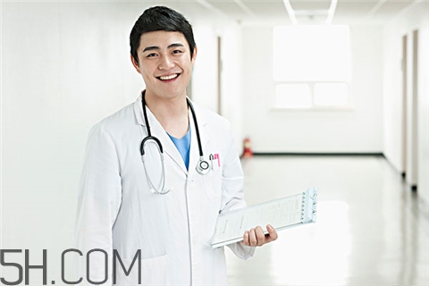 骨折做牽引疼嗎？骨折做牽引怎么回事？