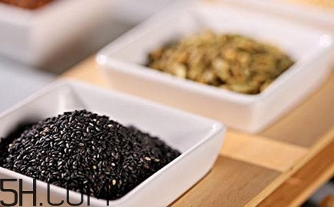 人為什么會(huì)掉發(fā)？怎么防止掉發(fā)？