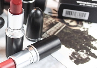 mac小辣椒和迪奧999一樣嗎？mac chili和dior999試色對(duì)比