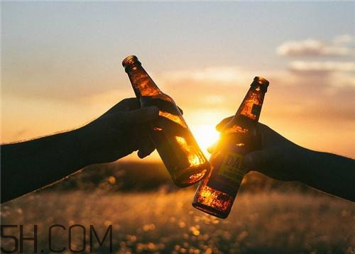 什么時(shí)候喝藥酒比較好？喝藥酒有什么禁忌？