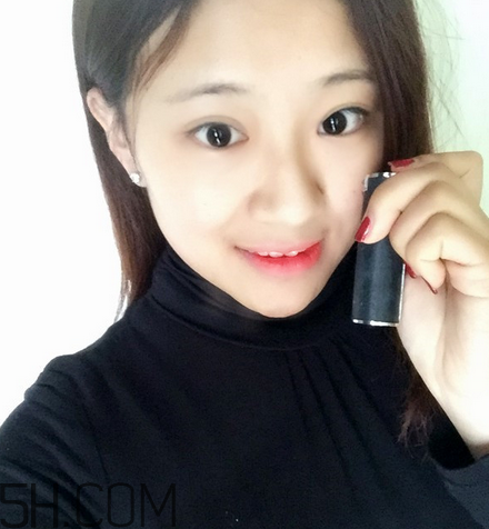 紀(jì)梵希小羊皮304是什么顏色？紀(jì)梵希小羊皮滋潤(rùn)嗎？