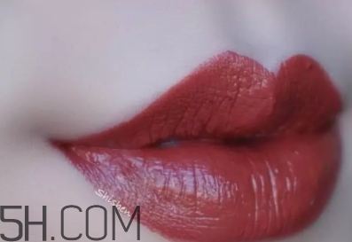 nars mona口紅顯白嗎？nars mona適合黃皮嗎？