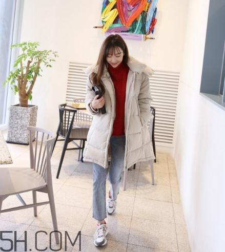 米色羽絨服怎么搭配？米色羽絨服搭配圖片