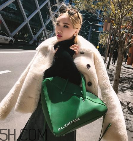 皮草粘了糖怎么處理？皮草粘了膠怎么清洗？