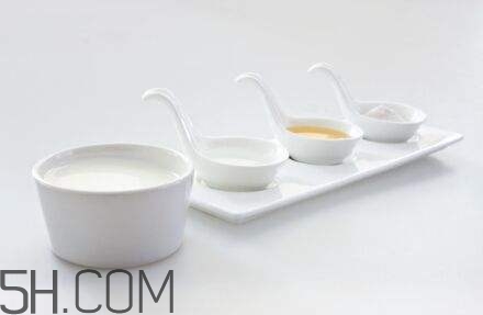 牛奶護(hù)膚有什么竅門？牛奶護(hù)膚的竅門有哪些？