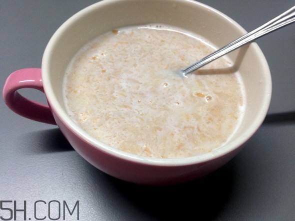 牛奶護(hù)膚有什么竅門？牛奶護(hù)膚的竅門有哪些？