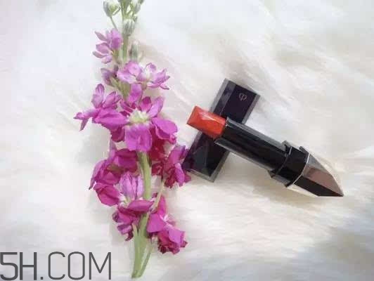 涂口紅前用bb打底可以嗎？最近比較火的口紅品牌有哪些？