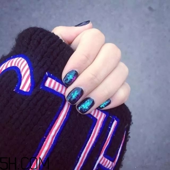 美甲涂什么顏色好看？2018冬天最美的韓式美甲
