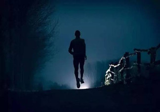 夜跑減肥的正確方法有哪些？冬天夜跑應(yīng)該怎么跑才能減肥？