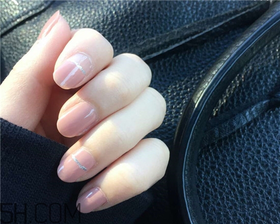 手指粗適合做什么美甲？美甲簡單大方新款圖片