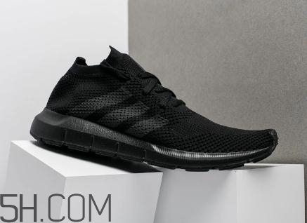 adidas swift run triple black配色在哪買_多少錢？