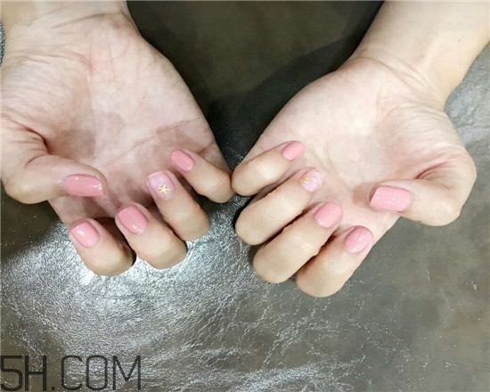 手指粗適合做什么美甲？美甲簡單大方新款圖片