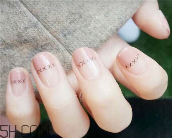 手指粗適合做什么美甲？美甲簡單大方新款圖片