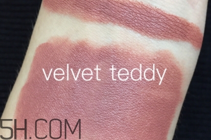 mac velvet teddy質(zhì)地干嗎？mac velvet teddy適合黃皮嗎
