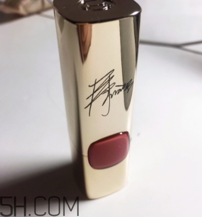 歐萊雅602是什么顏色？歐萊雅紛澤滋潤唇膏602試色