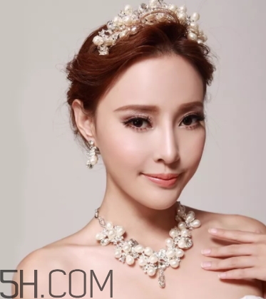 2018流行什么婚紗？2018婚紗款式圖片
