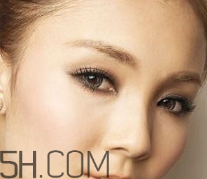 紋眉后需要多次補(bǔ)色嗎？哺乳期能紋眉嗎？