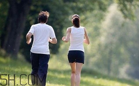 經(jīng)常慢跑的好處有哪些？慢跑減肥的正確方法是什么？