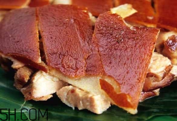 脆皮烤豬用什么設(shè)備好？中國(guó)最出名的脆皮烤豬在哪里？