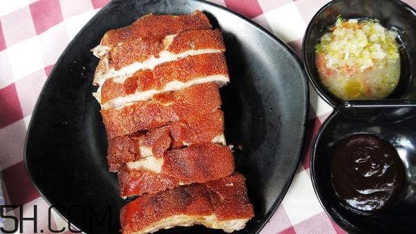 脆皮烤豬用什么設(shè)備好？中國(guó)最出名的脆皮烤豬在哪里？