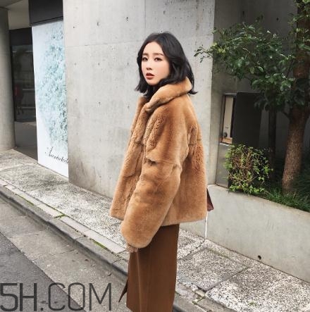 兔毛皮草掉毛嗎？兔毛皮草掉毛怎么處理？