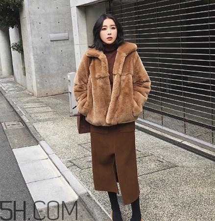 兔毛皮草掉毛嗎？兔毛皮草掉毛怎么處理？