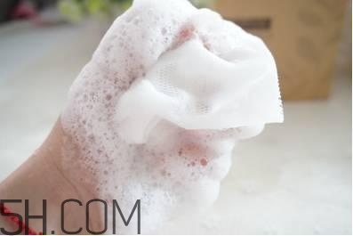 用了嘉娜寶洗顏粉還用洗面奶嗎？洗顏粉的正確打開(kāi)方式