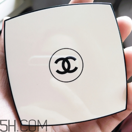 chanel氣墊水粉底好用嗎？香奈兒氣墊水粉底使用感受