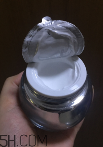歐詩漫珍珠水光素顏霜含激素嗎？歐詩漫珍珠素顏霜刺激嗎
