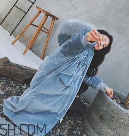 羽絨服面料錦綸和聚酯纖維哪個好？羽絨服軟的好還是硬的好？