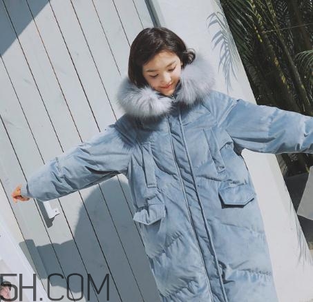 羽絨服面料錦綸和聚酯纖維哪個好？羽絨服軟的好還是硬的好？