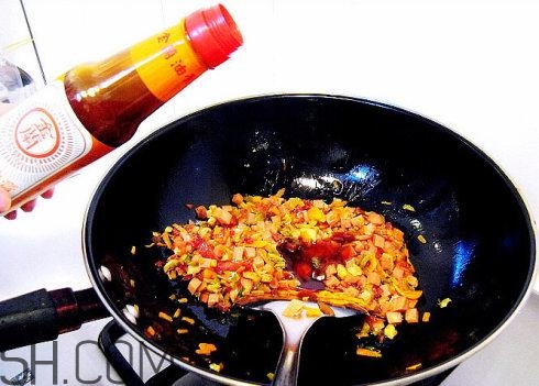炒菜為什么要加醋？炒菜加醋的益處有哪些？