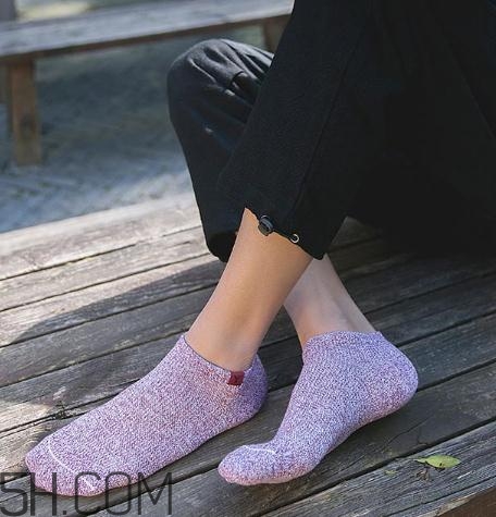 襪子洗完還臭怎么辦？襪子洗不干凈怎么辦？