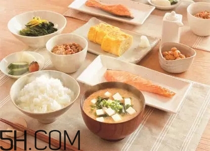 哪些飲食習(xí)慣能夠預(yù)防食道癌？預(yù)防食道癌要注意些什么？