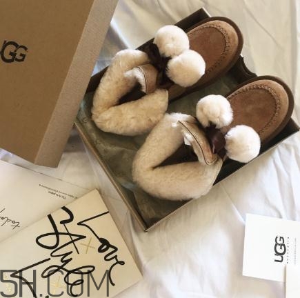 ugg雪地靴要穿襪子嗎？ugg是光腳穿嗎？