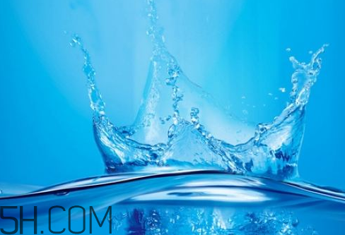 雙氧水會痛嗎？雙氧水會和什么反應(yīng)？