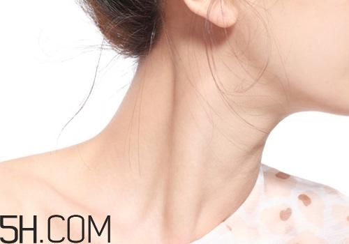 食道癌由什么原因引起的？食道癌晚期有什么癥狀？