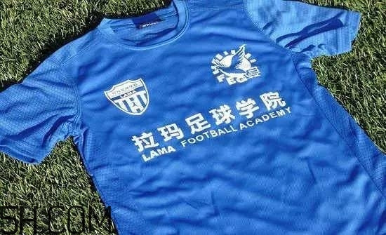 踢足球有哪些技巧？踢足球有哪些注意事項？