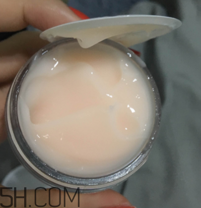 倩碧水磁場(chǎng)面霜每次用多??？每次用多少毫升？