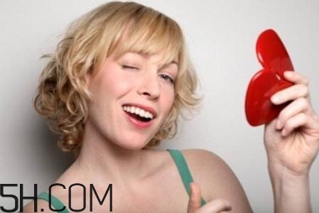 決定女人衰老的因素有哪些？女人易衰老的部位有哪些？