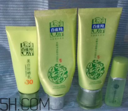百雀羚泡沫潔面乳洗后緊繃嗎？適合干皮嗎？